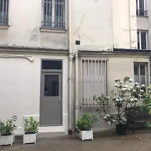 https://cozy-marais-studio.fr-paris.fr